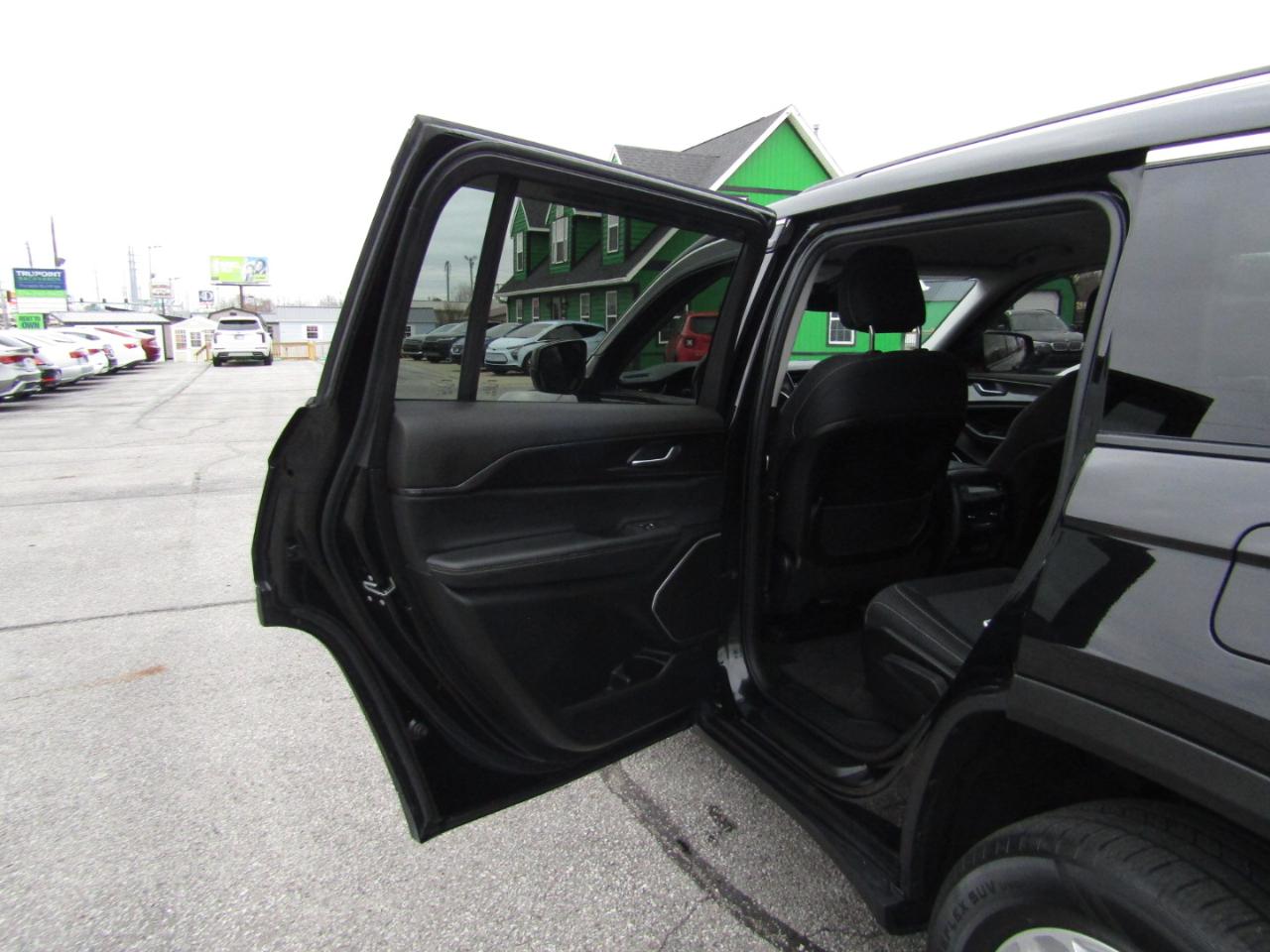 Jeep Grand Cherokee L Laredo 4WD 2022