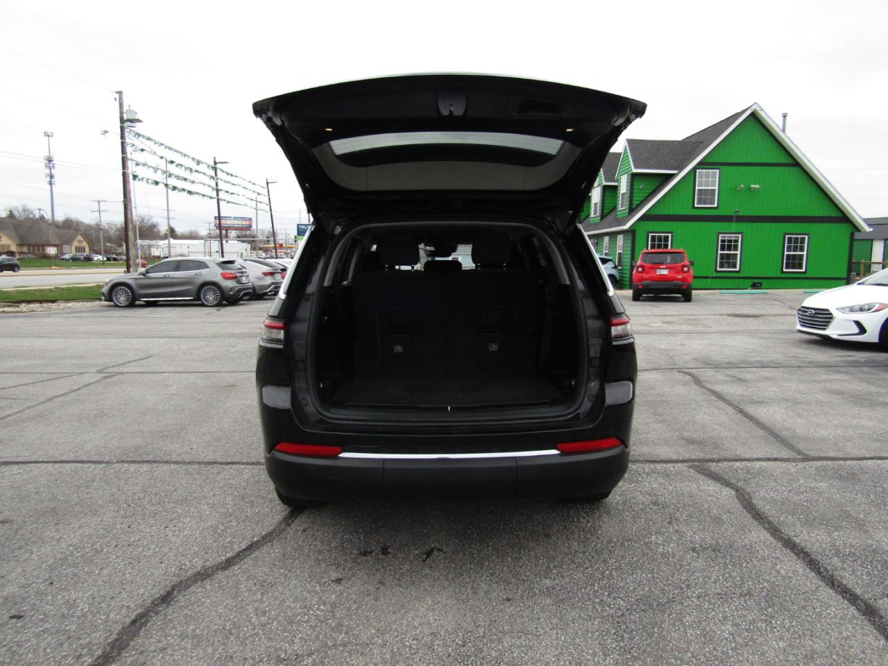 Jeep Grand Cherokee L Laredo 4WD 2022