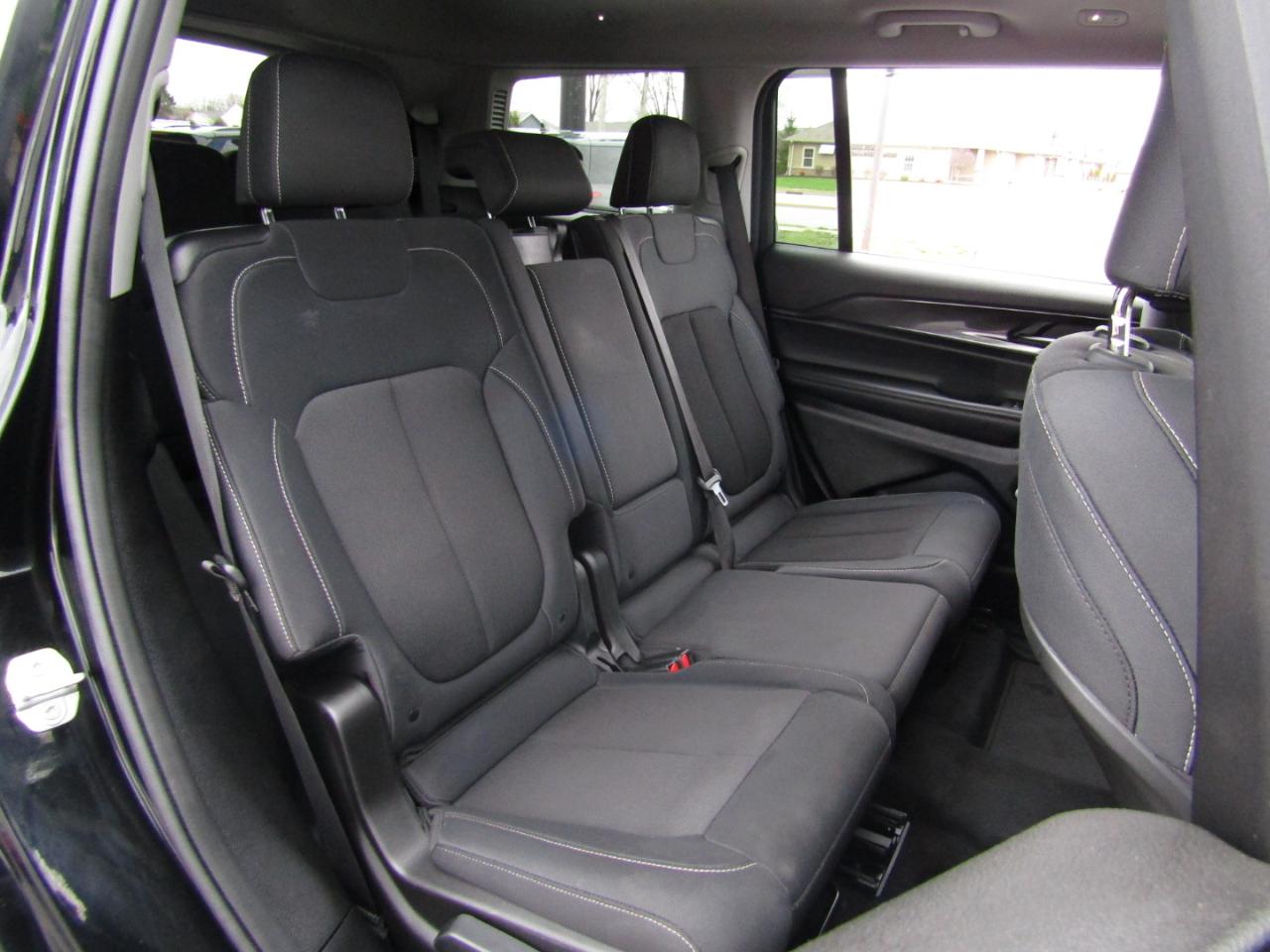 Jeep Grand Cherokee L Laredo 4WD 2022