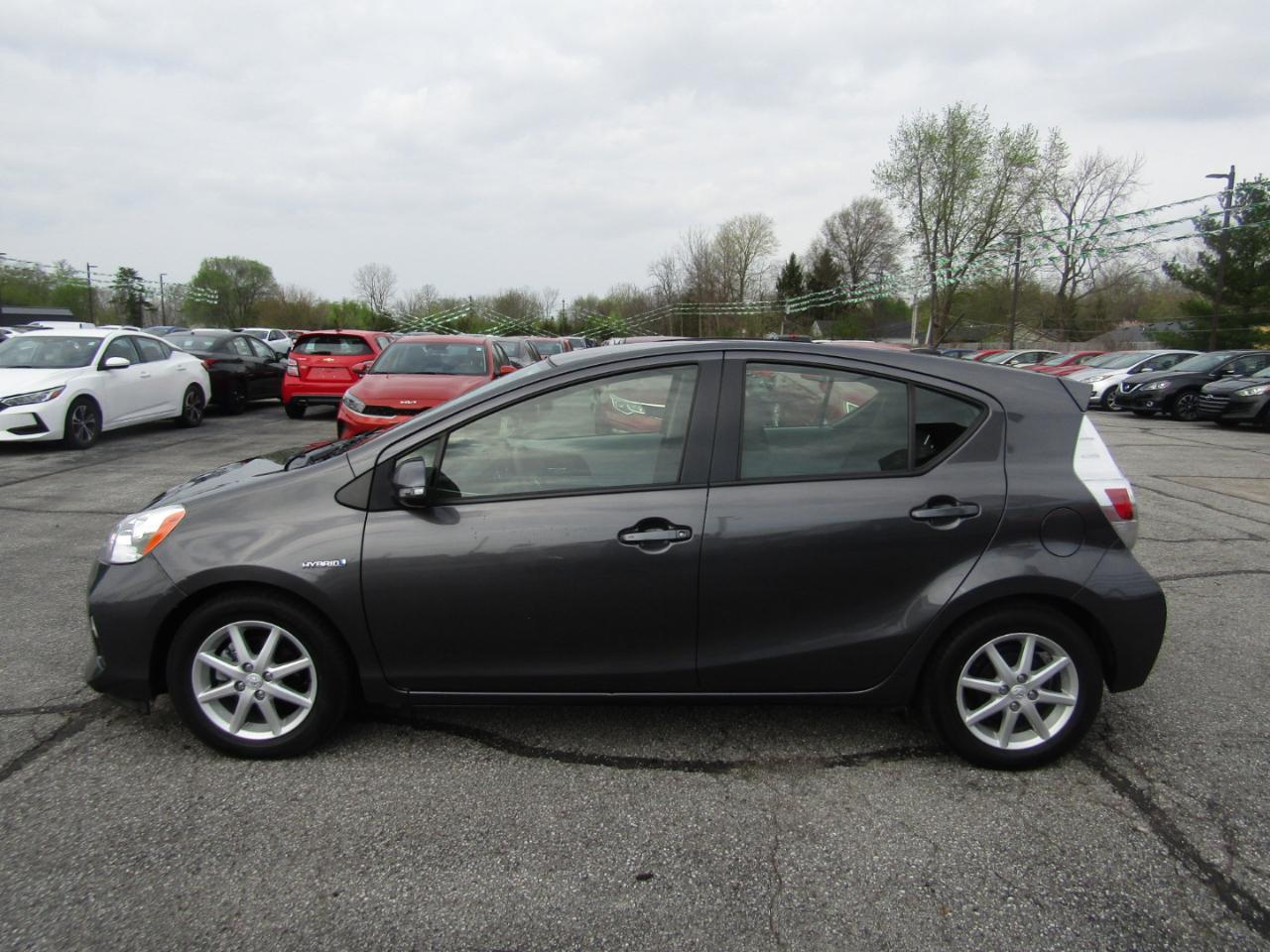 Toyota Prius c Three 2013