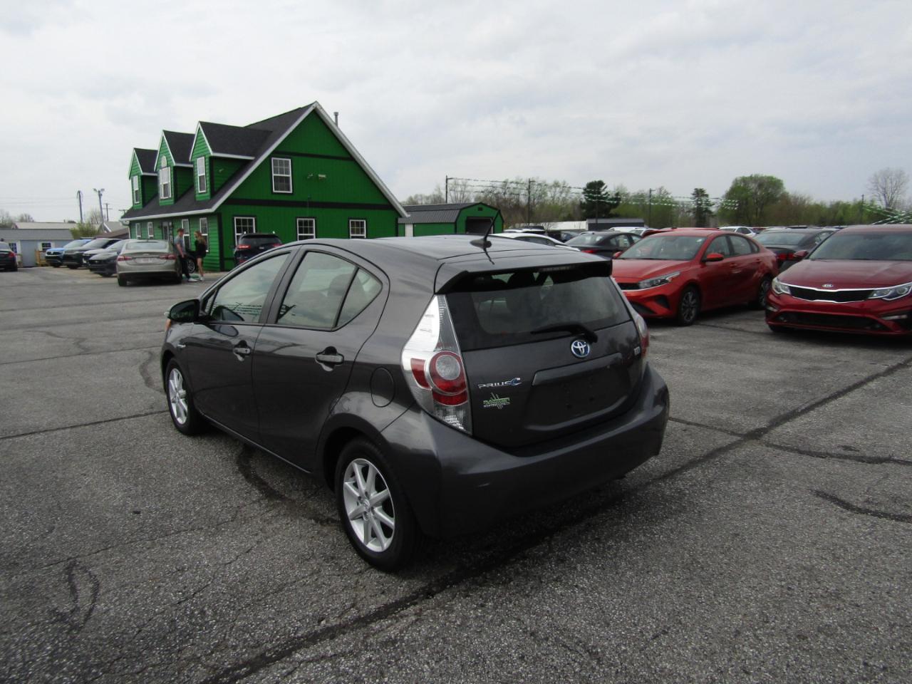 Toyota Prius c Three 2013