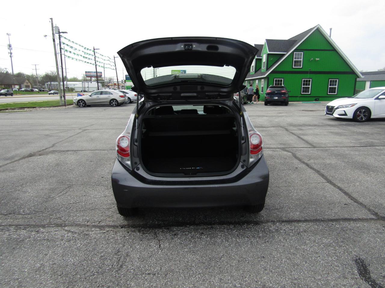 Toyota Prius c Three 2013