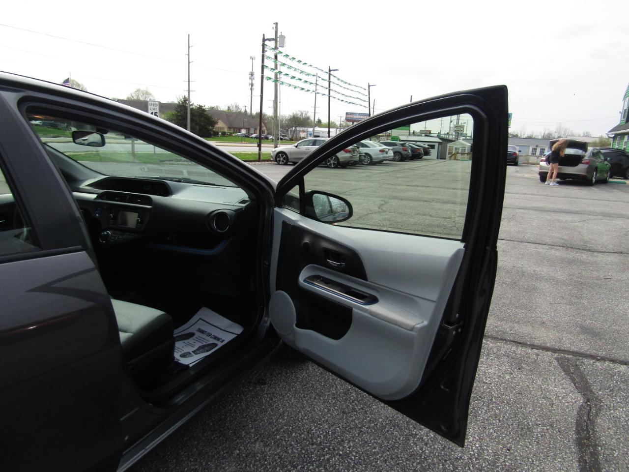 Toyota Prius c Three 2013
