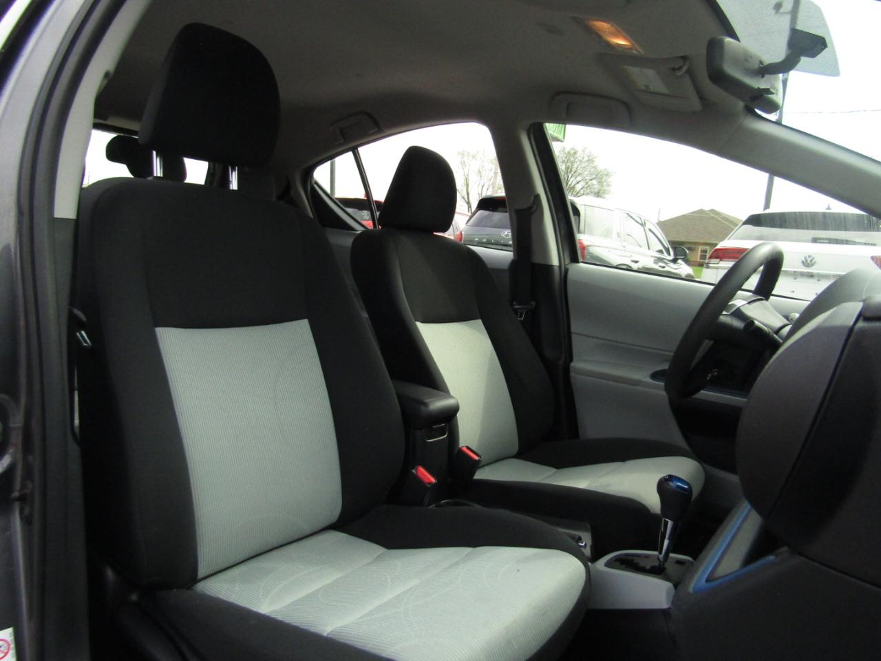 Toyota Prius c Three 2013