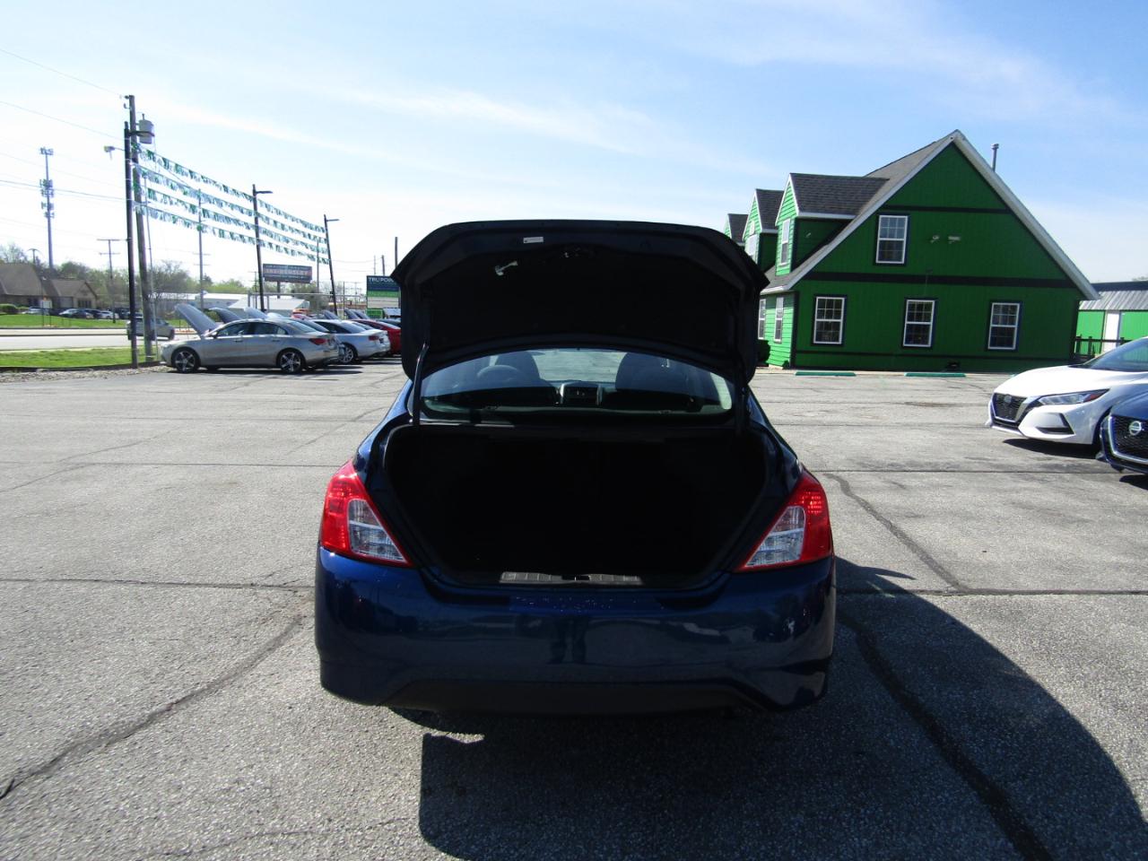 Nissan Versa 1.6 S 5M 2019