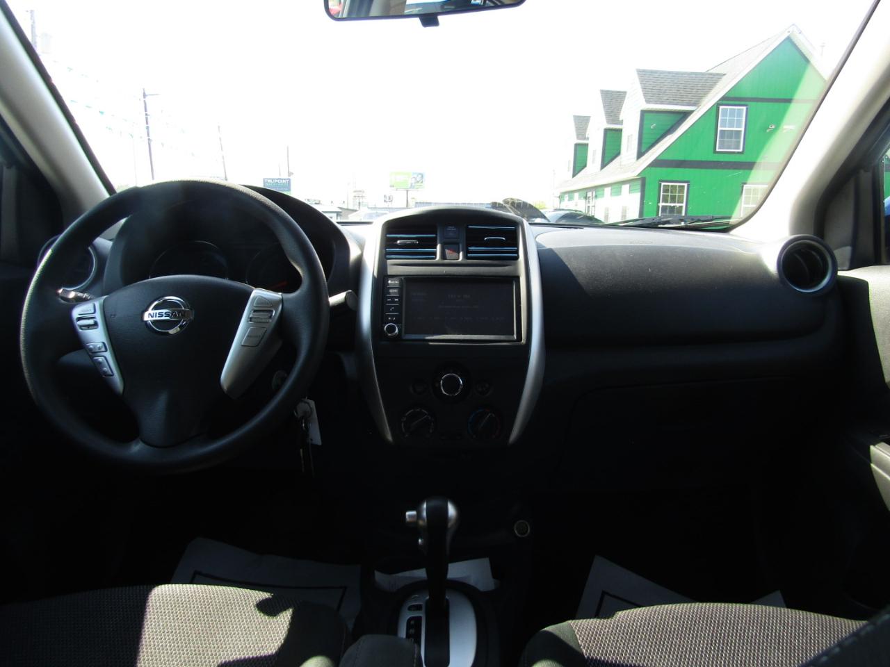 Nissan Versa 1.6 S 5M 2019