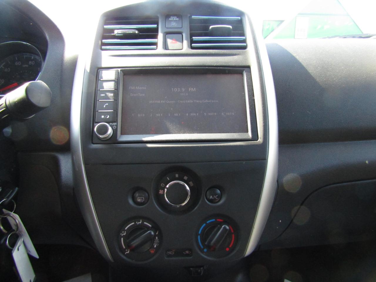 Nissan Versa 1.6 S 5M 2019