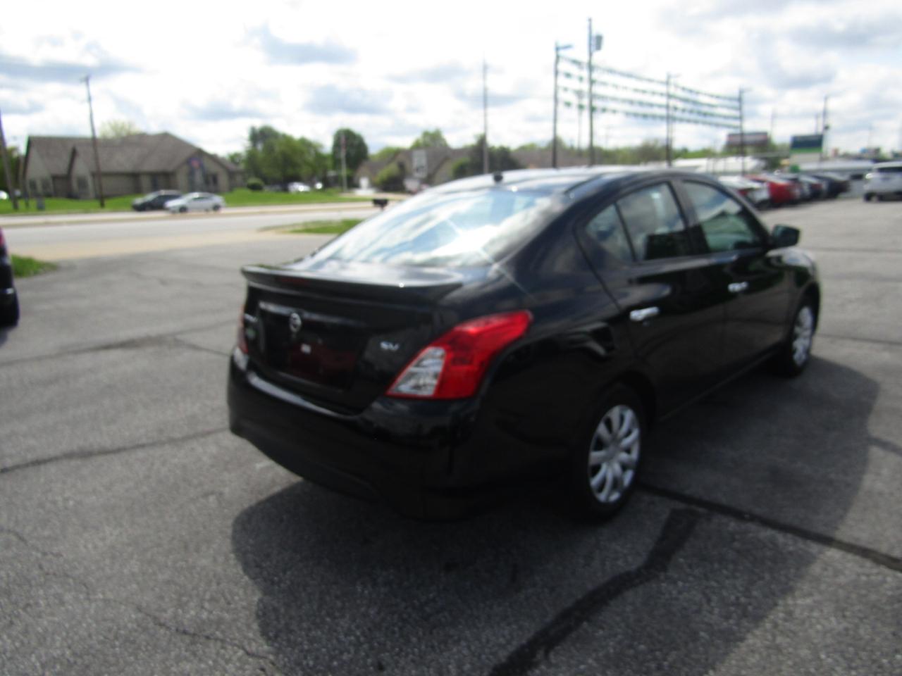 Nissan Versa S 2019