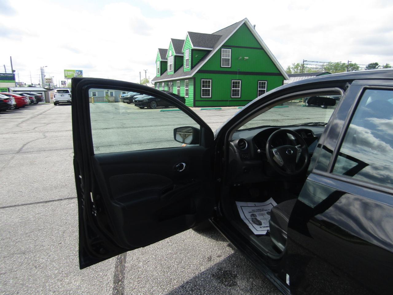 Nissan Versa S 2019