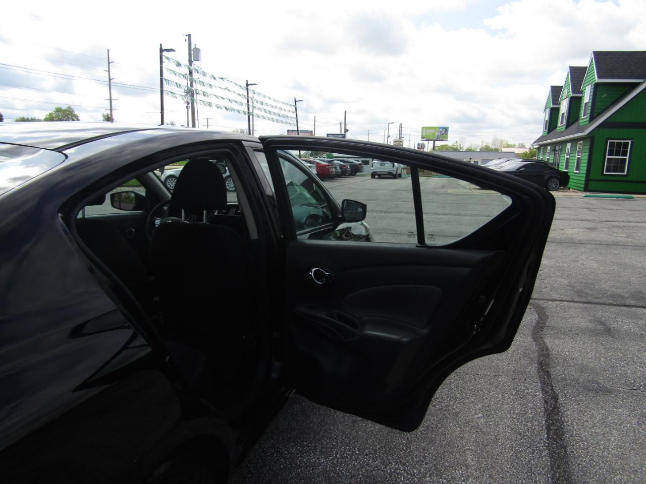 Nissan Versa S 2019