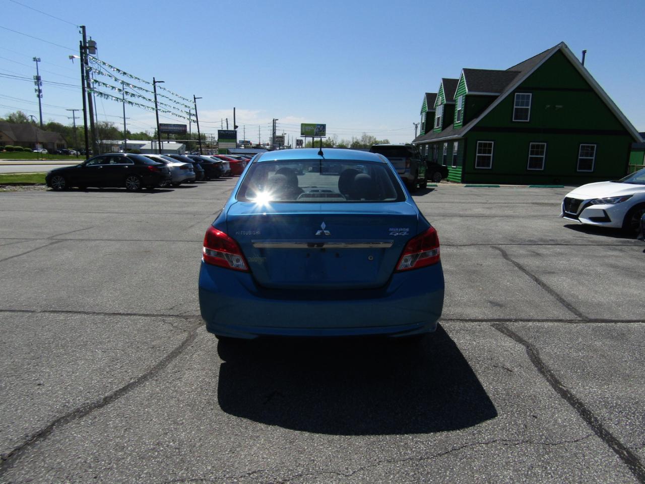 Mitsubishi Mirage G4 ES 2018