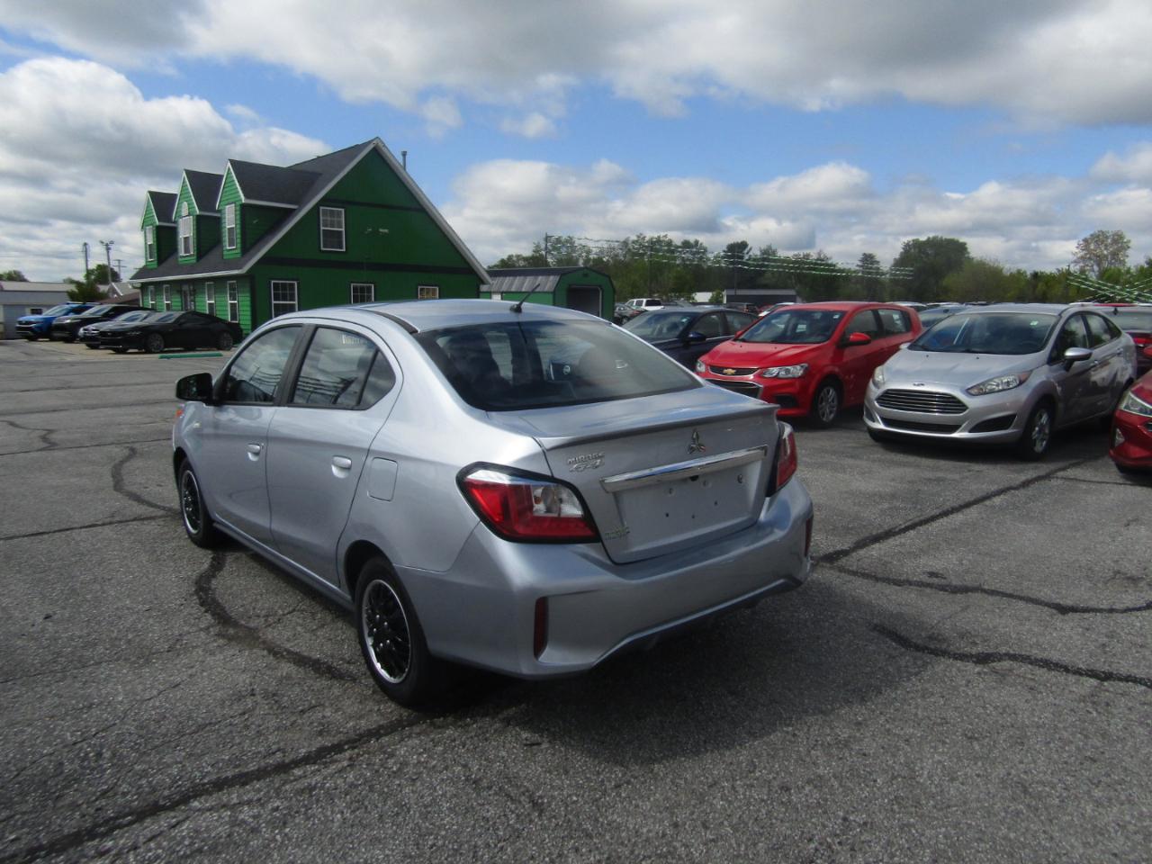 Mitsubishi Mirage G4 ES 2022