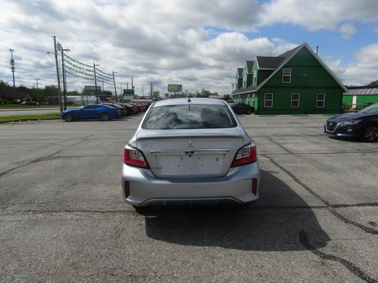 Mitsubishi Mirage G4 ES 2022