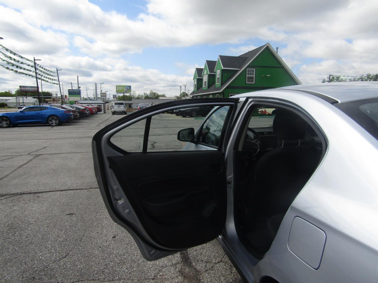 Mitsubishi Mirage G4 ES 2022