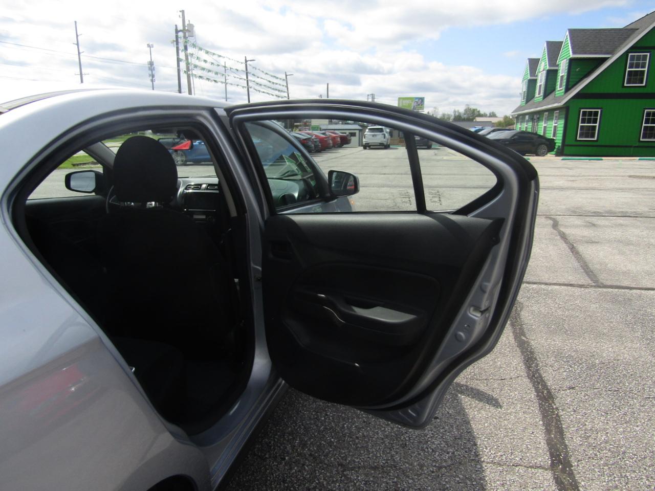Mitsubishi Mirage G4 ES 2022