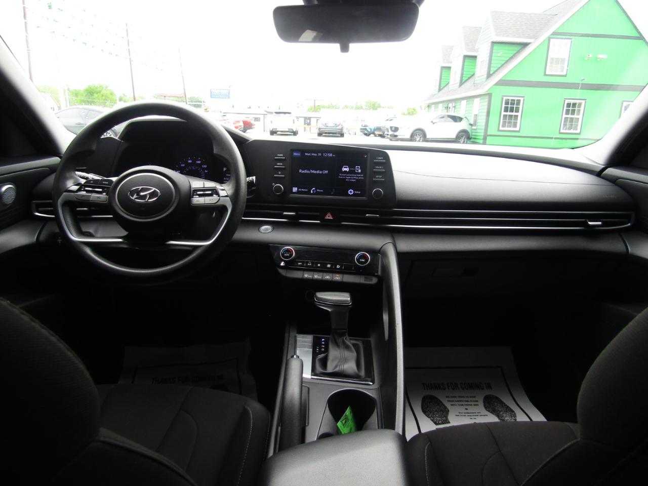 Hyundai Elantra SEL 2023
