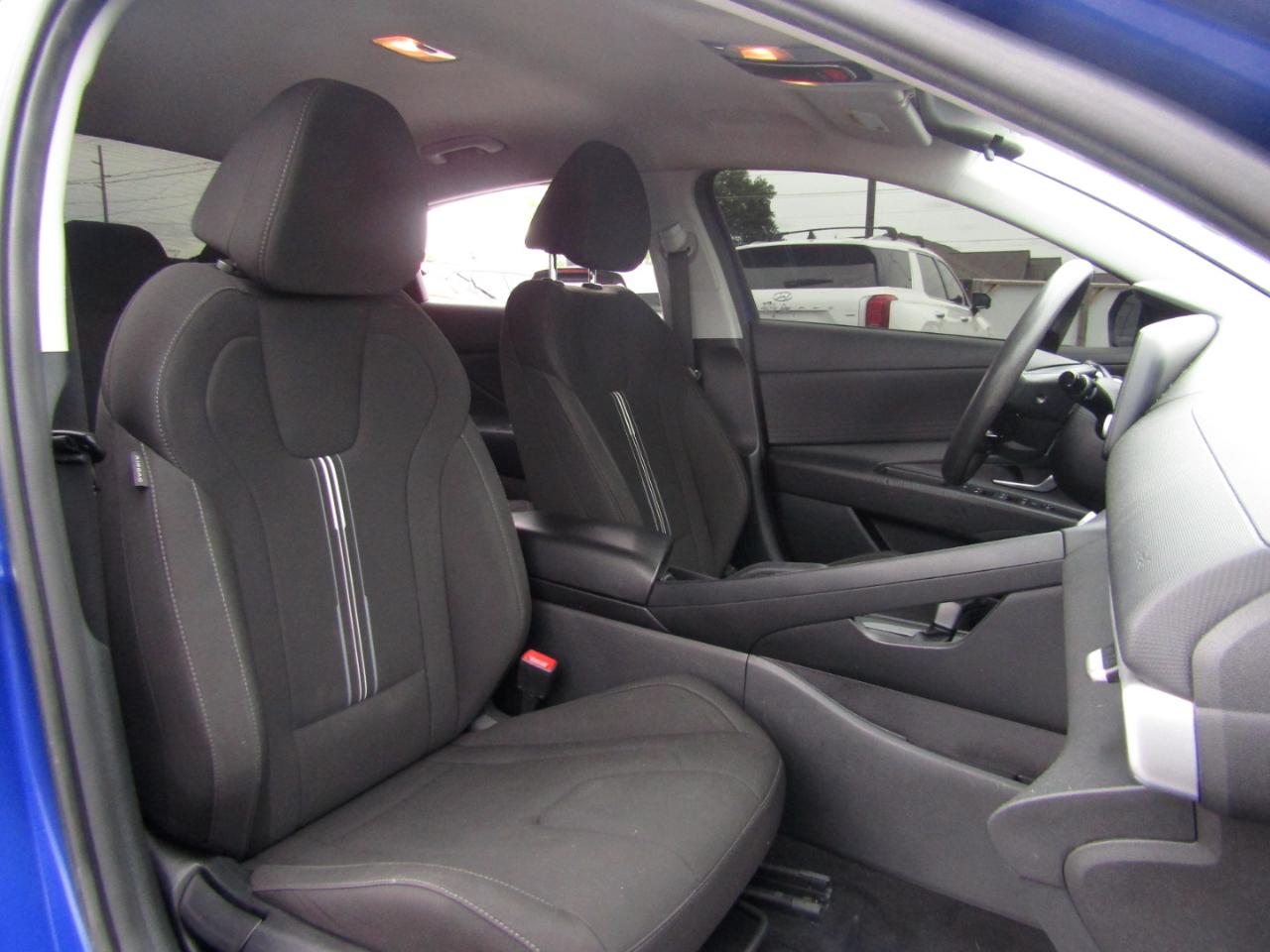 Hyundai Elantra SEL 2023
