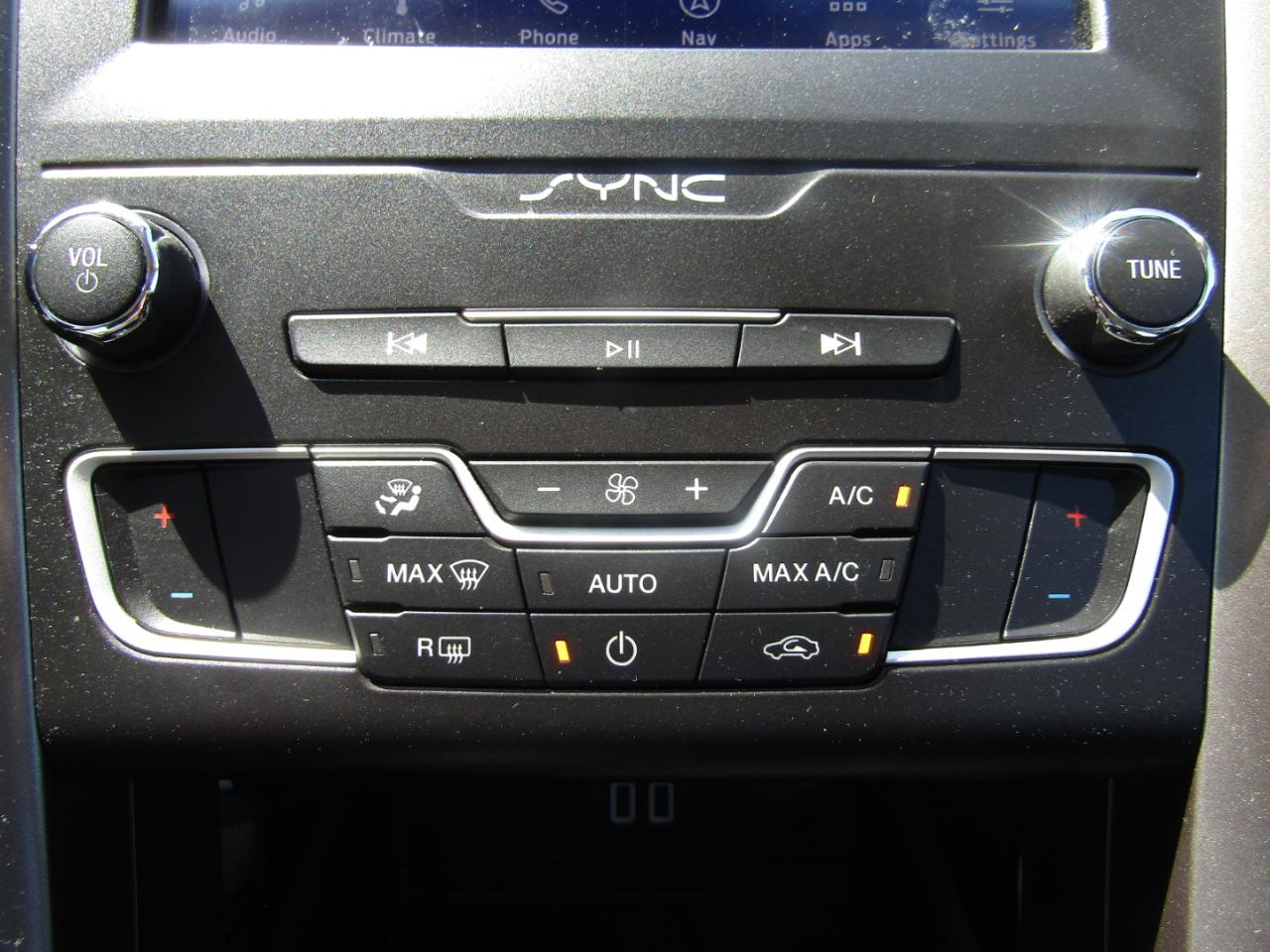 Ford Fusion SE 2020