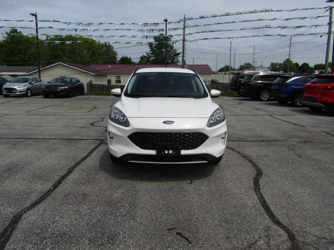 Ford Escape Titanium 4WD 2022