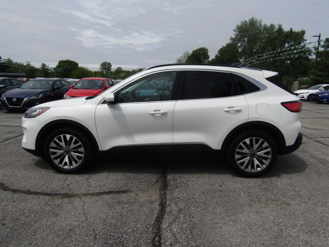 Ford Escape Titanium 4WD 2022