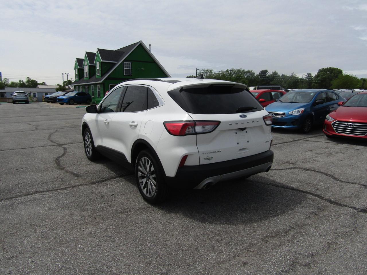 Ford Escape Titanium 4WD 2022