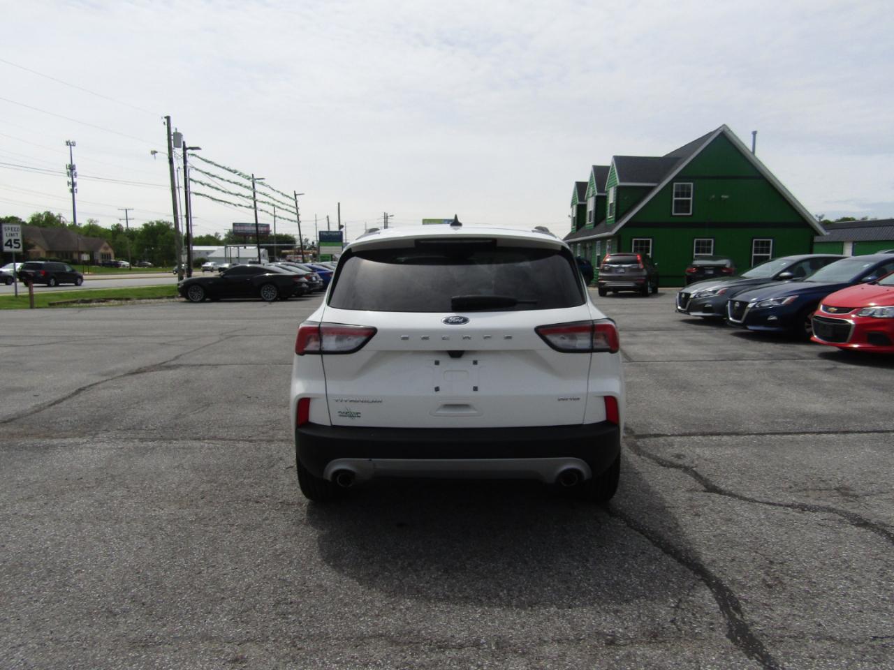 Ford Escape Titanium 4WD 2022