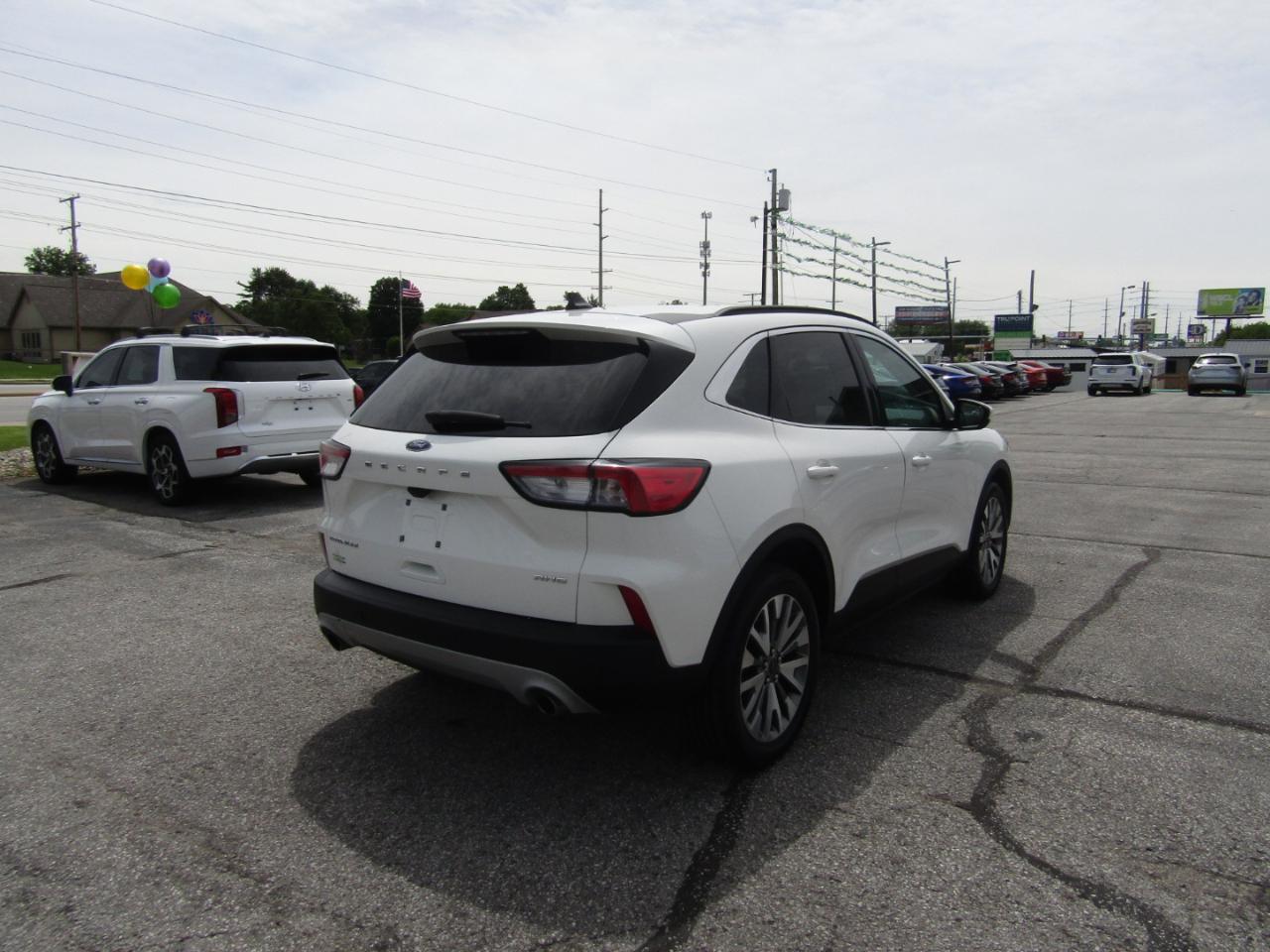 Ford Escape Titanium 4WD 2022