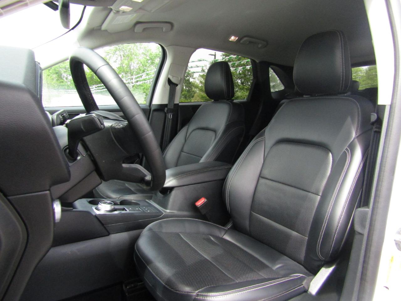 Ford Escape Titanium 4WD 2022