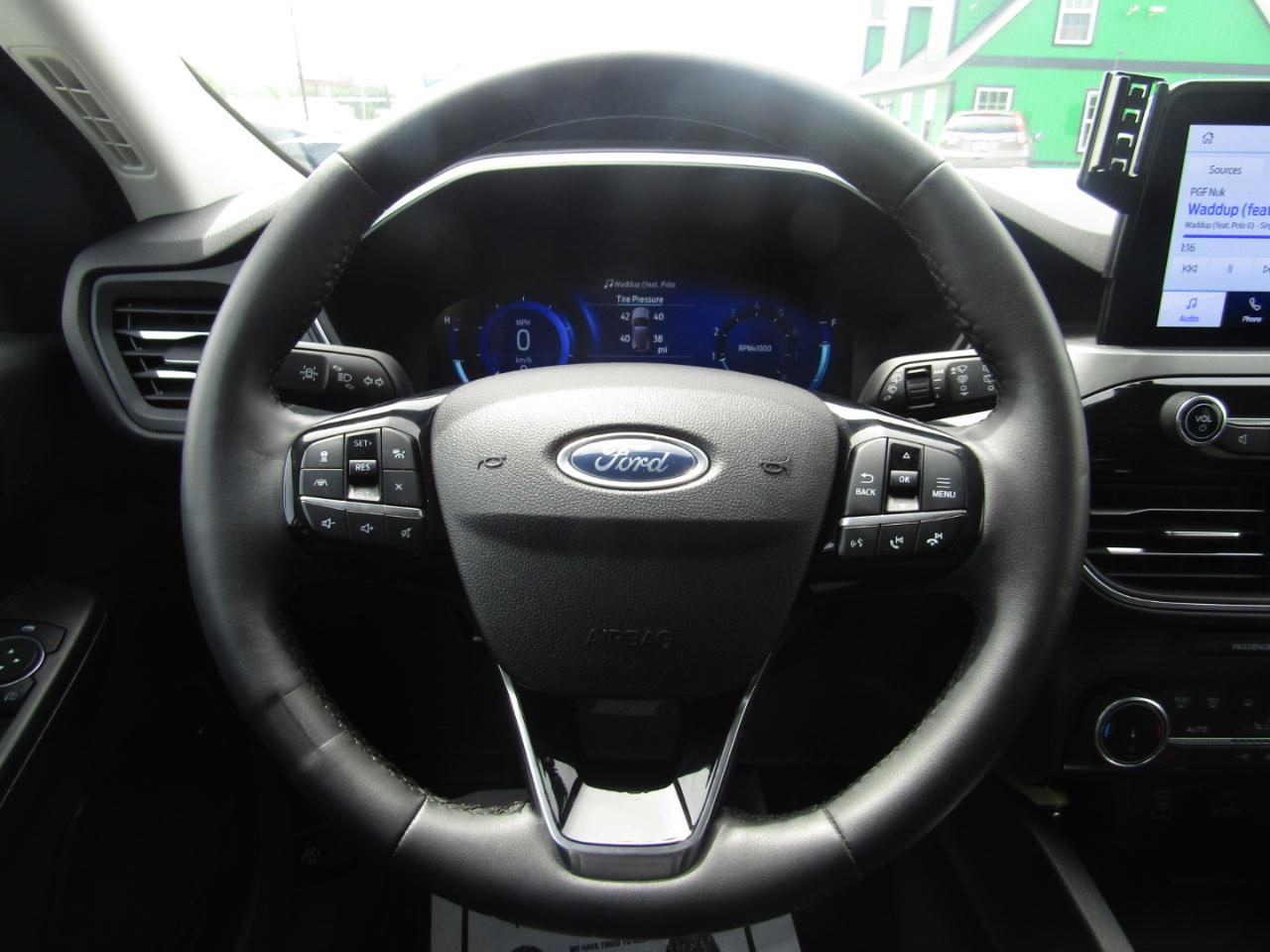 Ford Escape Titanium 4WD 2022