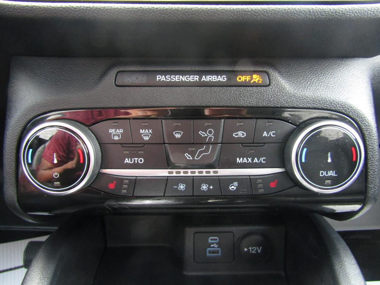 Ford Escape Titanium 4WD 2022