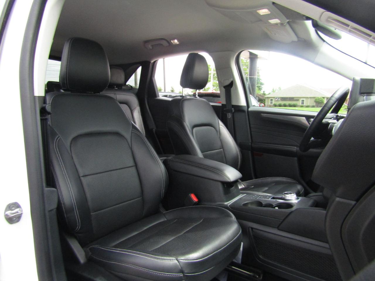 Ford Escape Titanium 4WD 2022