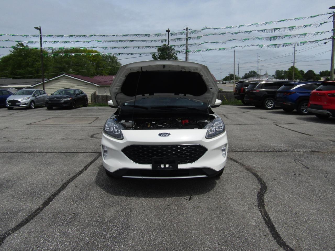 Ford Escape Titanium 4WD 2022