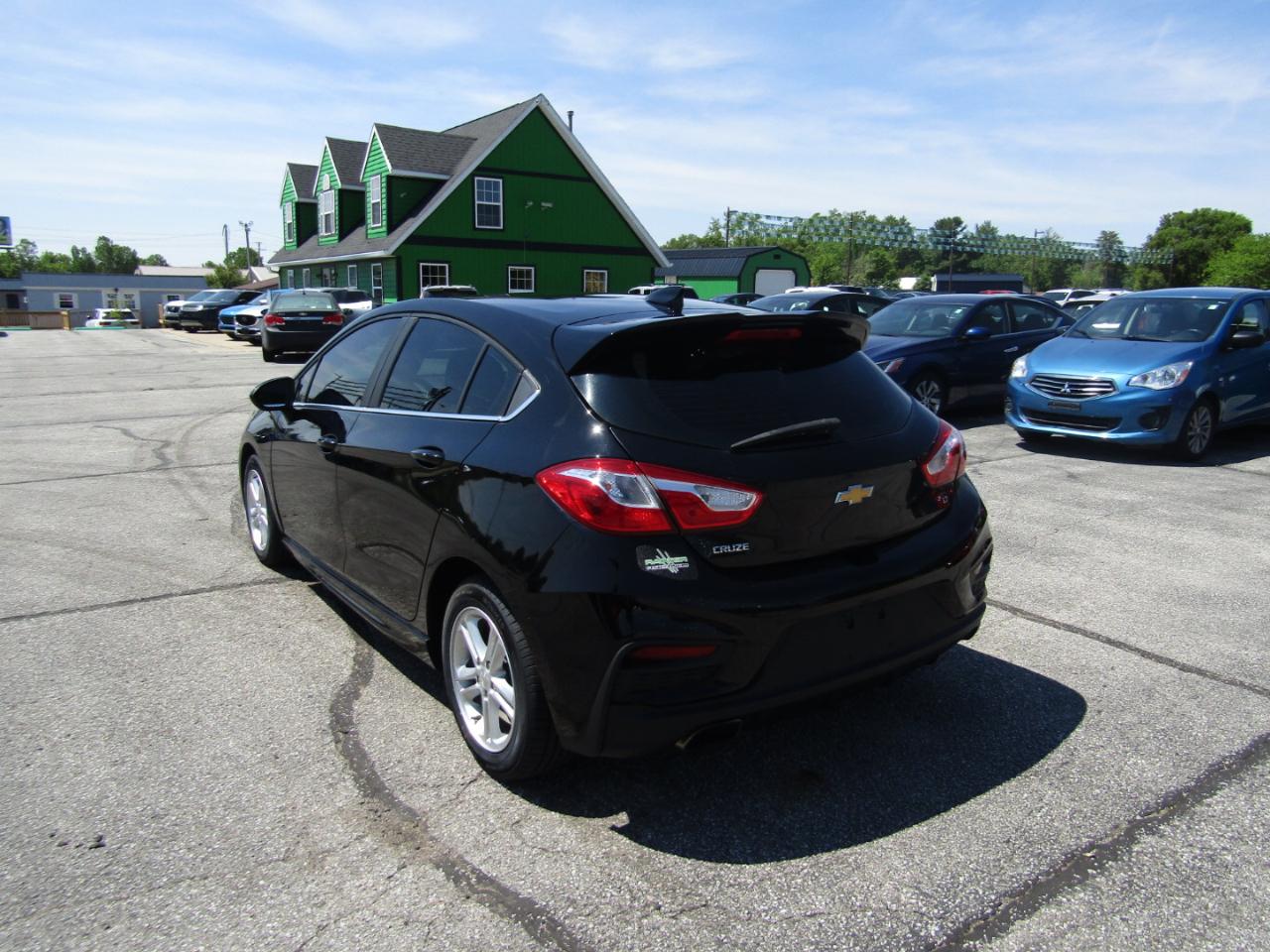 Chevrolet Cruze LT Auto Hatchback 2017