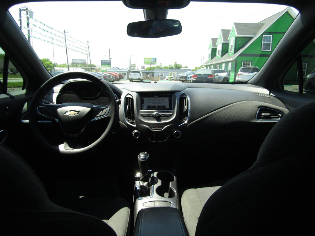 Chevrolet Cruze LT Auto Hatchback 2017