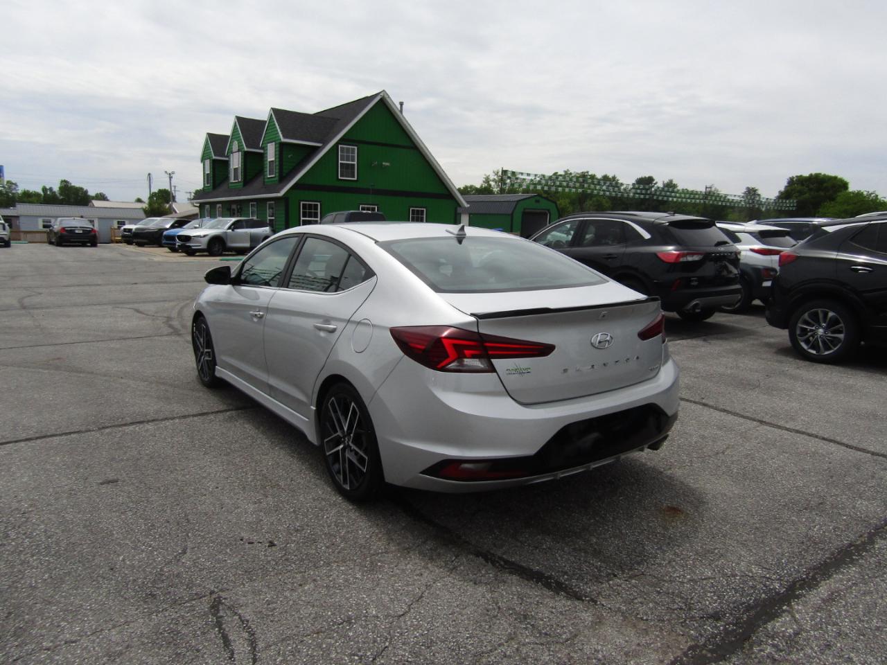 Hyundai Elantra  2019