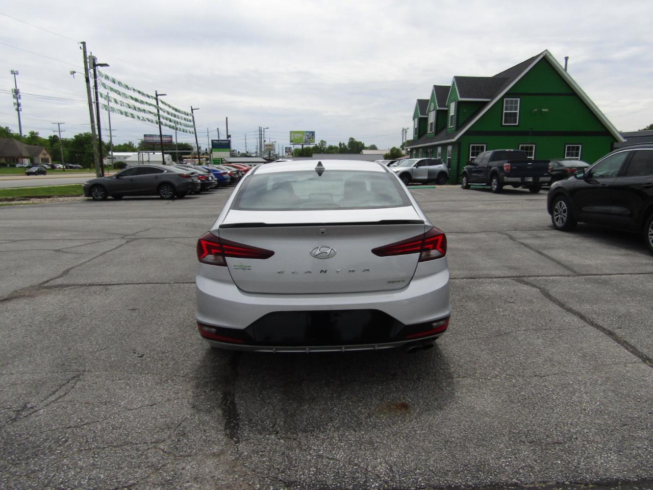 Hyundai Elantra  2019