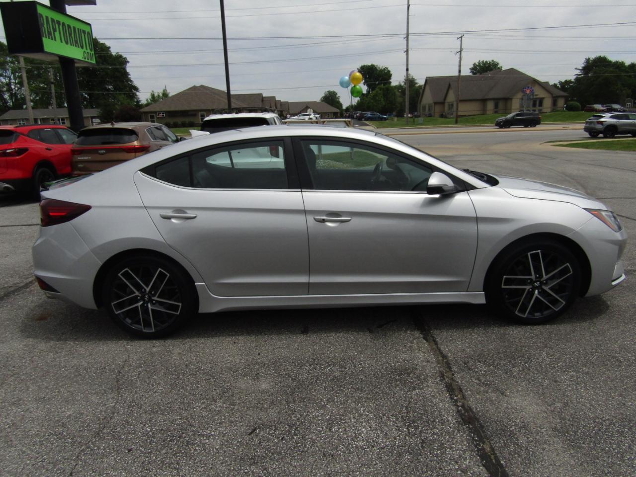 Hyundai Elantra  2019