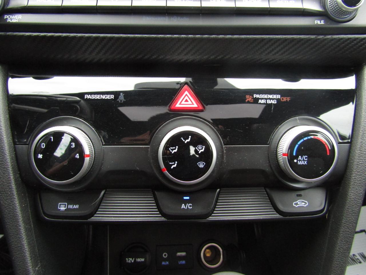 Hyundai Elantra  2019