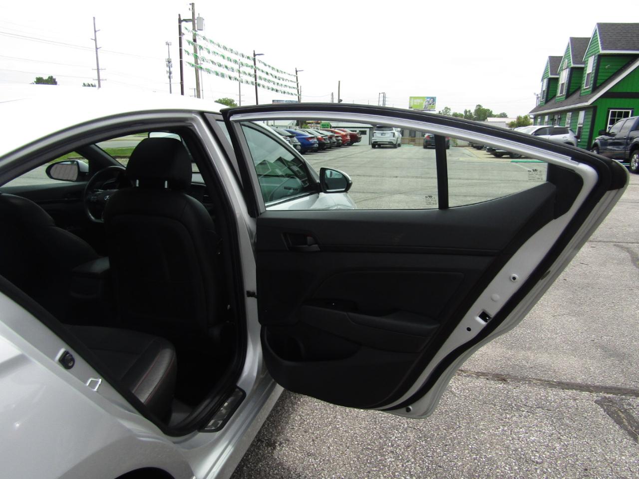 Hyundai Elantra  2019