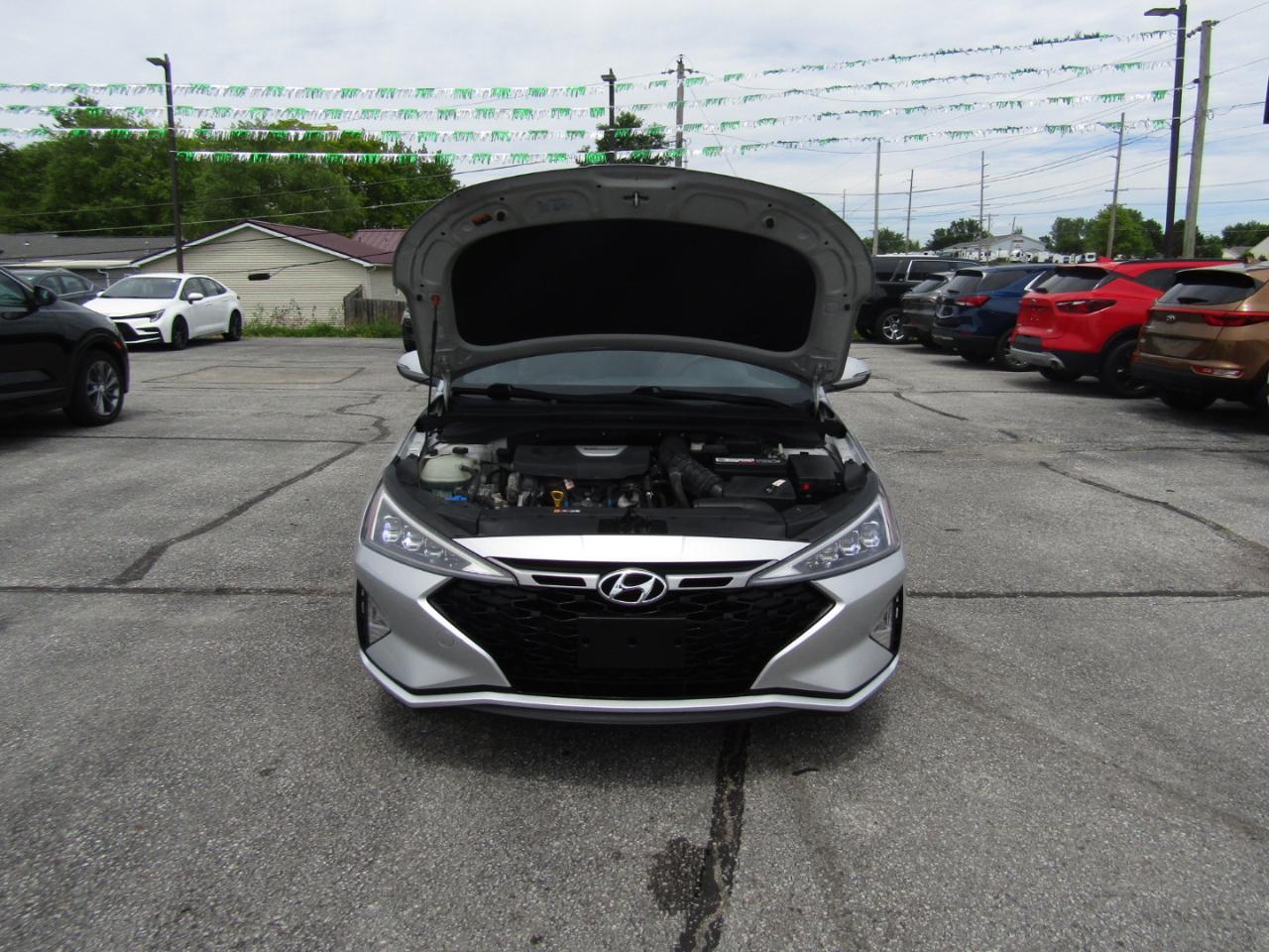 Hyundai Elantra  2019