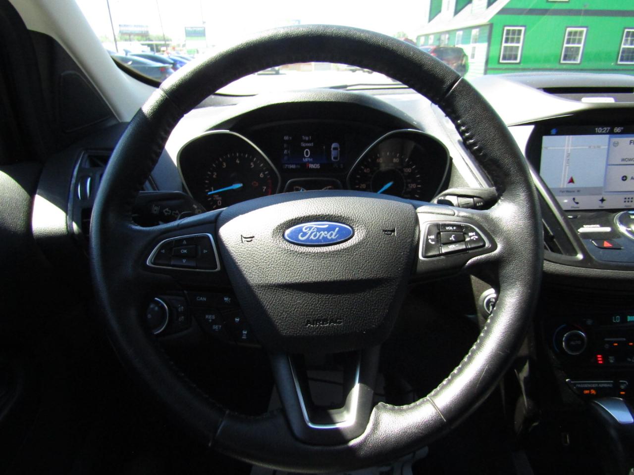 Ford Escape Titanium 4WD 2017