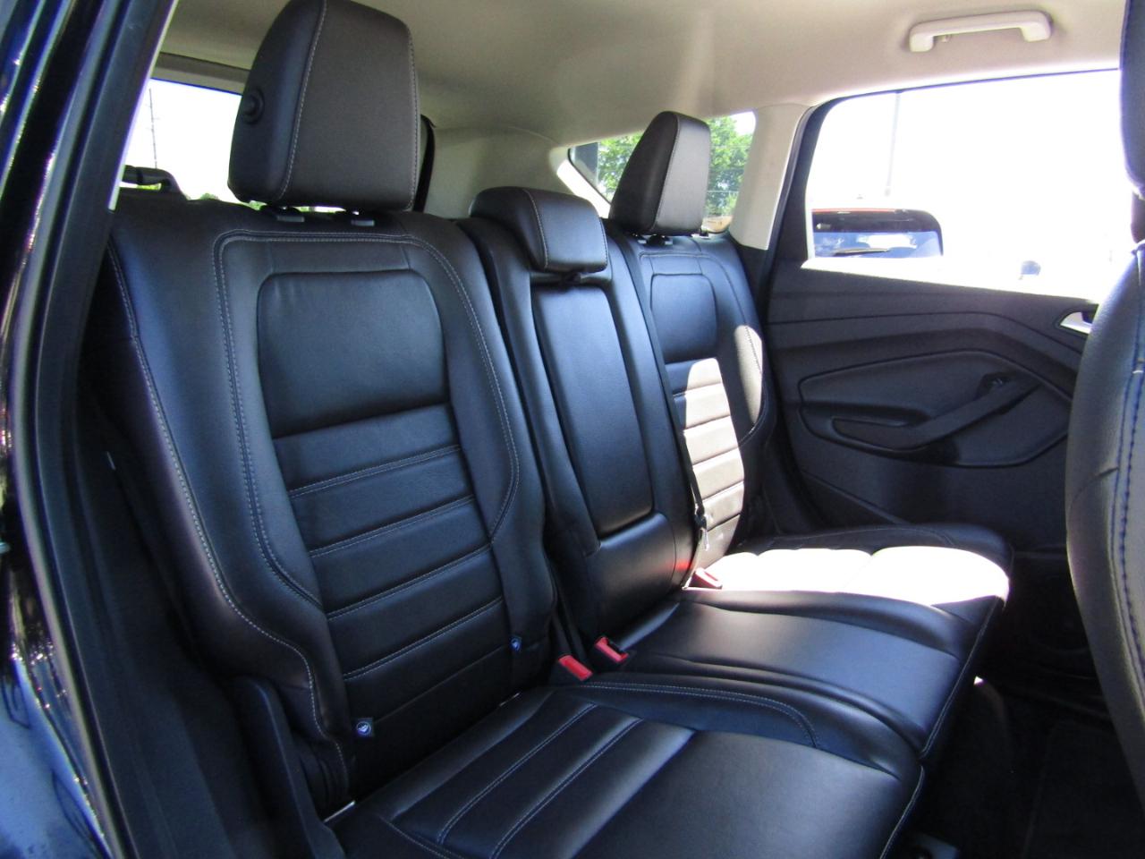 Ford Escape Titanium 4WD 2017