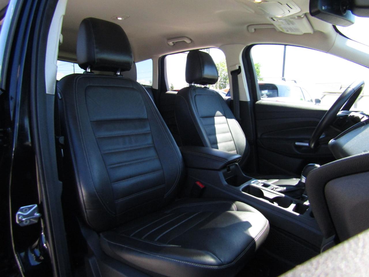 Ford Escape Titanium 4WD 2017