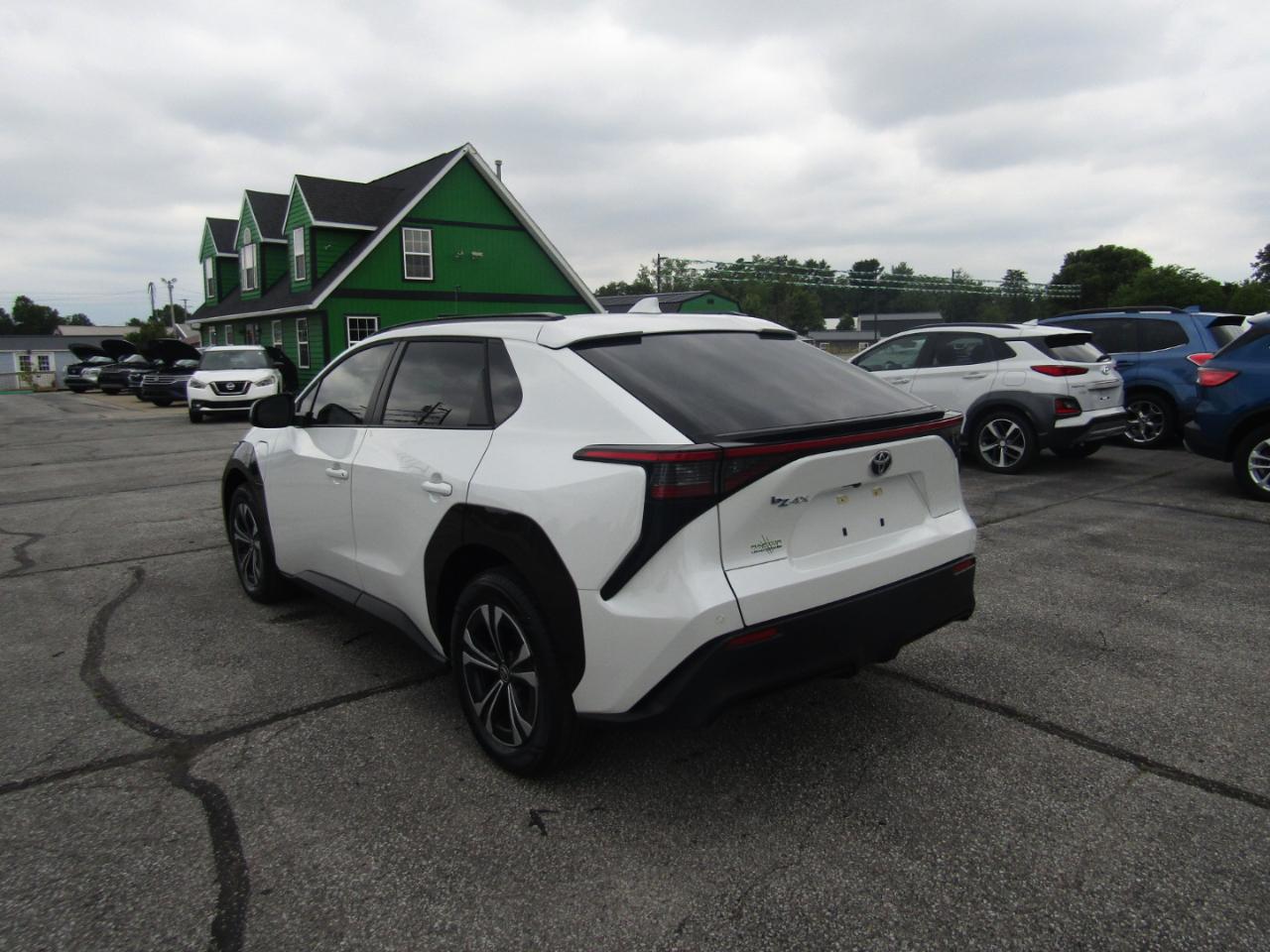 Toyota BZ4X XLE 2023