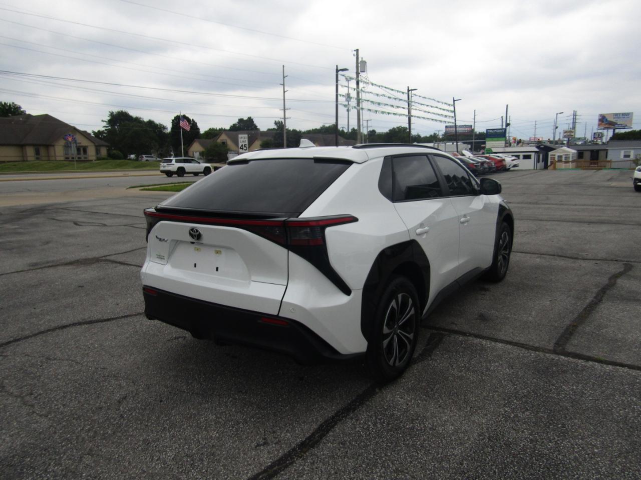 Toyota BZ4X XLE 2023