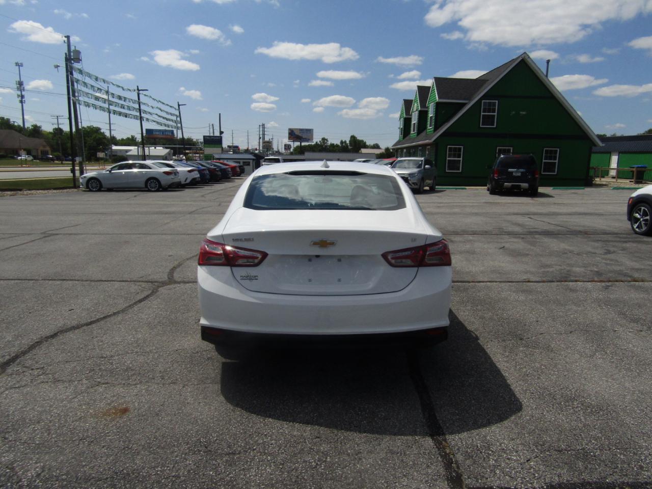 Chevrolet Malibu  2022
