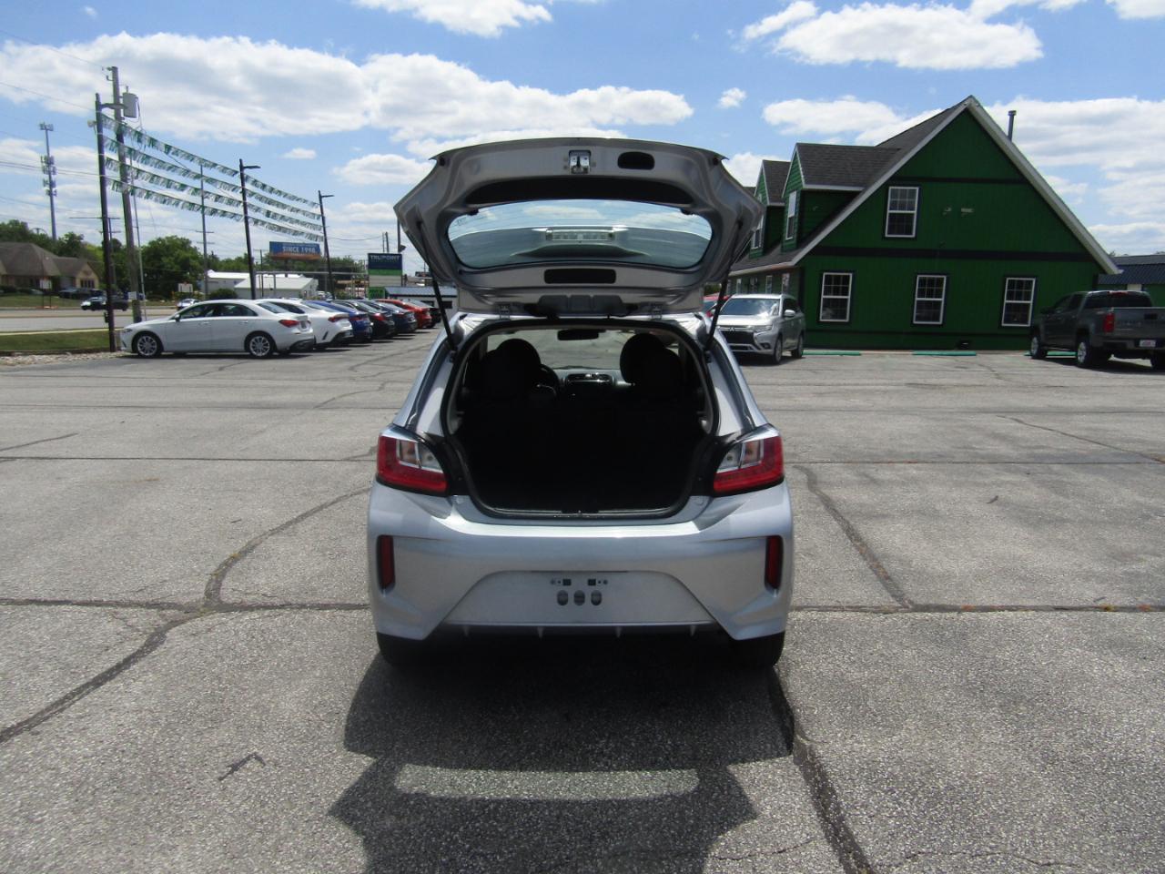Mitsubishi Mirage ES 2022