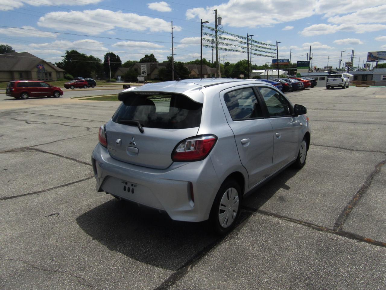 Mitsubishi Mirage ES 2022