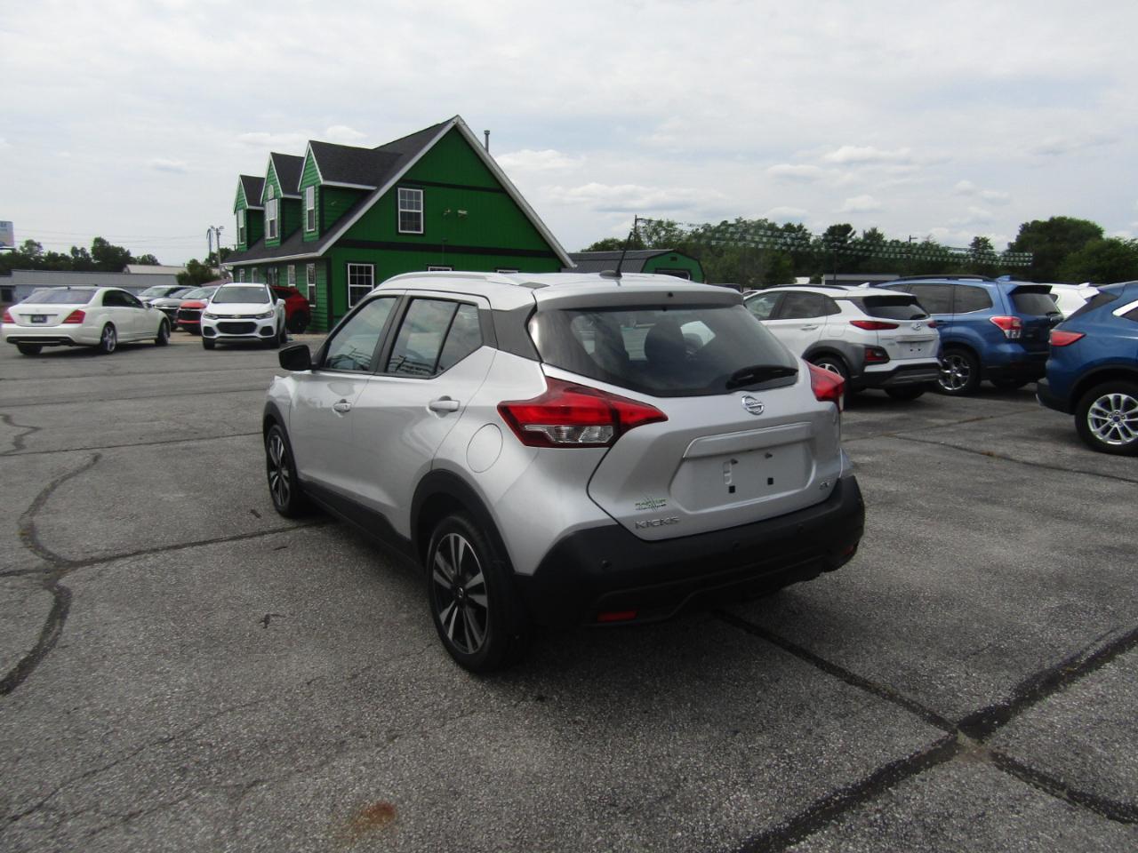 Nissan Kicks SV 2020