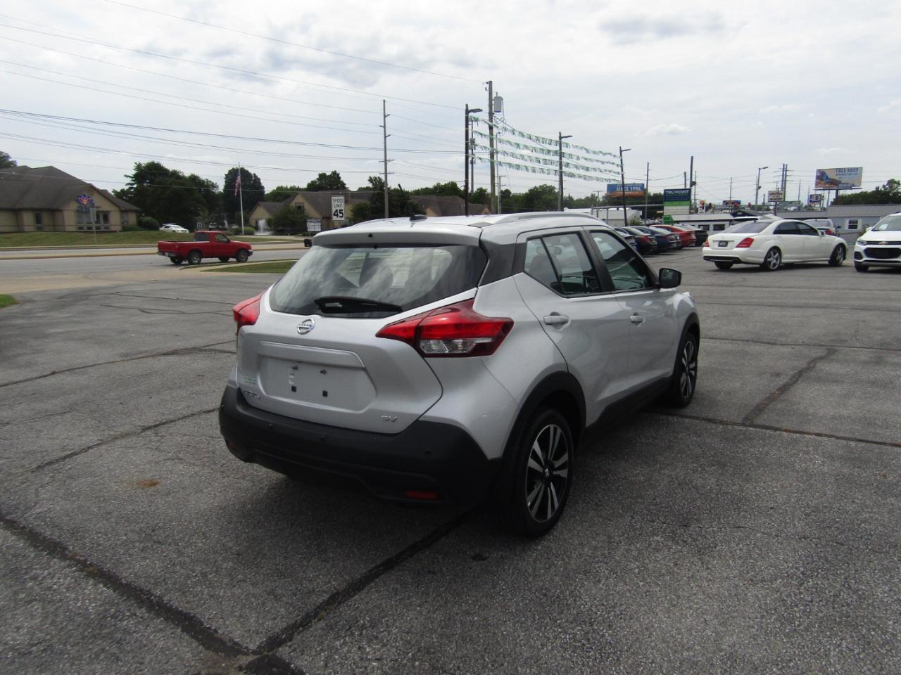 Nissan Kicks SV 2020